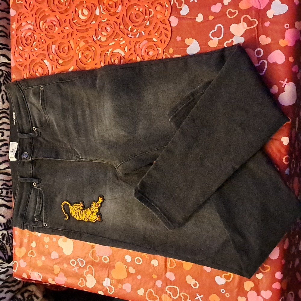 Nicole Miller High Rise Tiger Patch Jeans Sz 8
